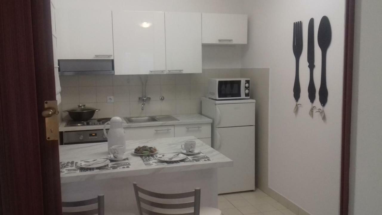 Apartments Ane Sukošan Esterno foto